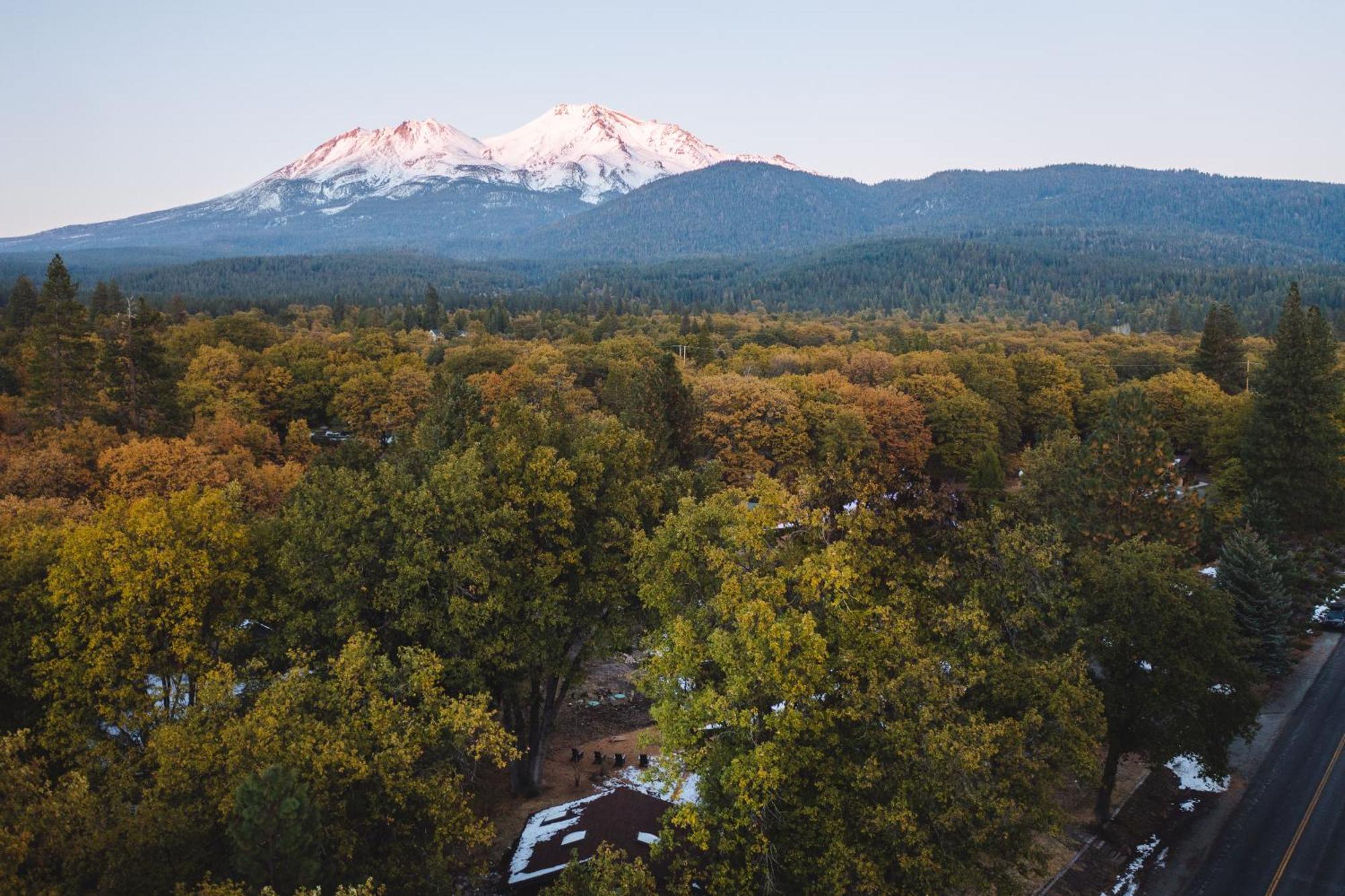Basecamp Lodge 夏斯塔山 外观 照片
