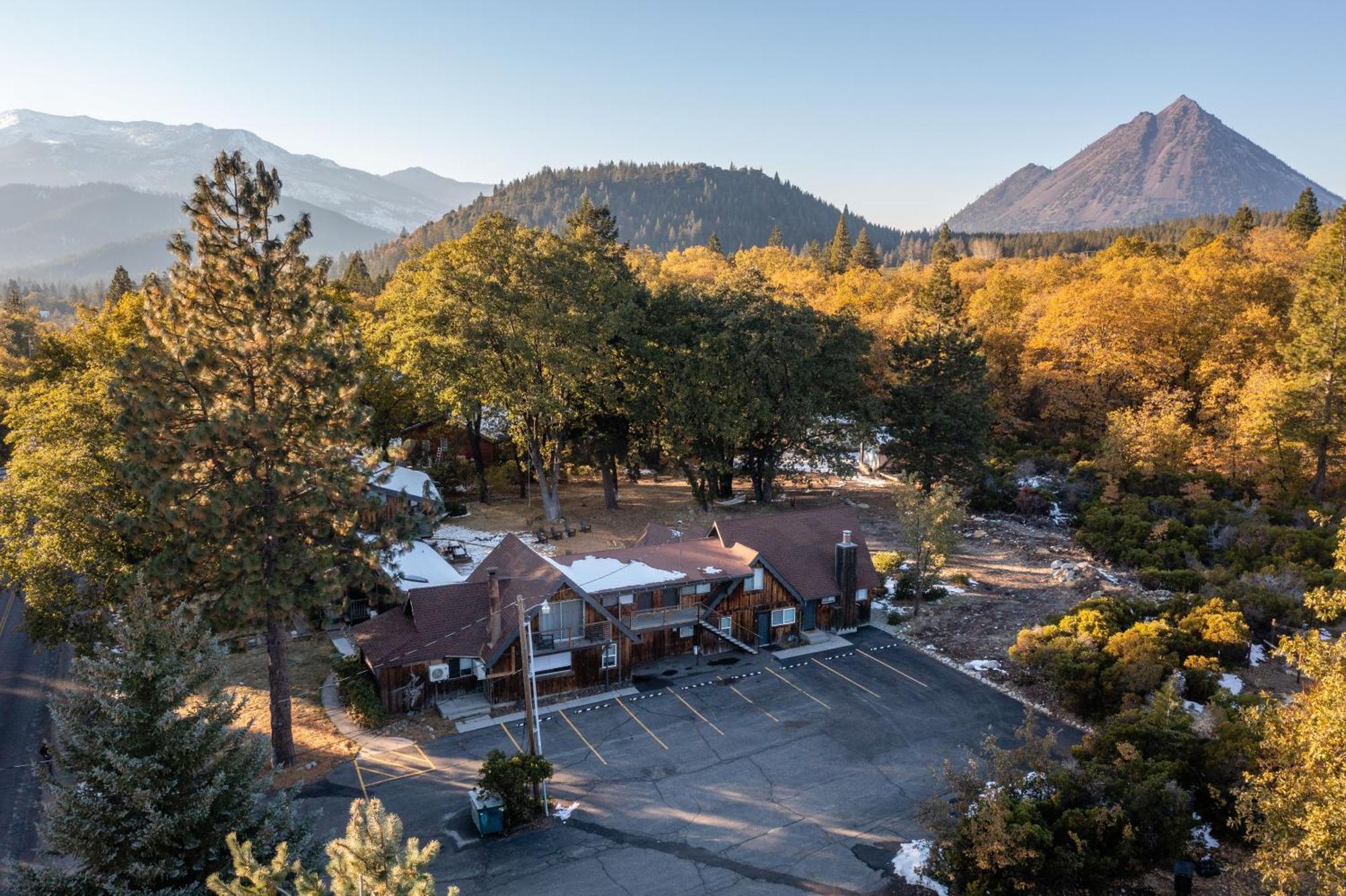 Basecamp Lodge 夏斯塔山 外观 照片