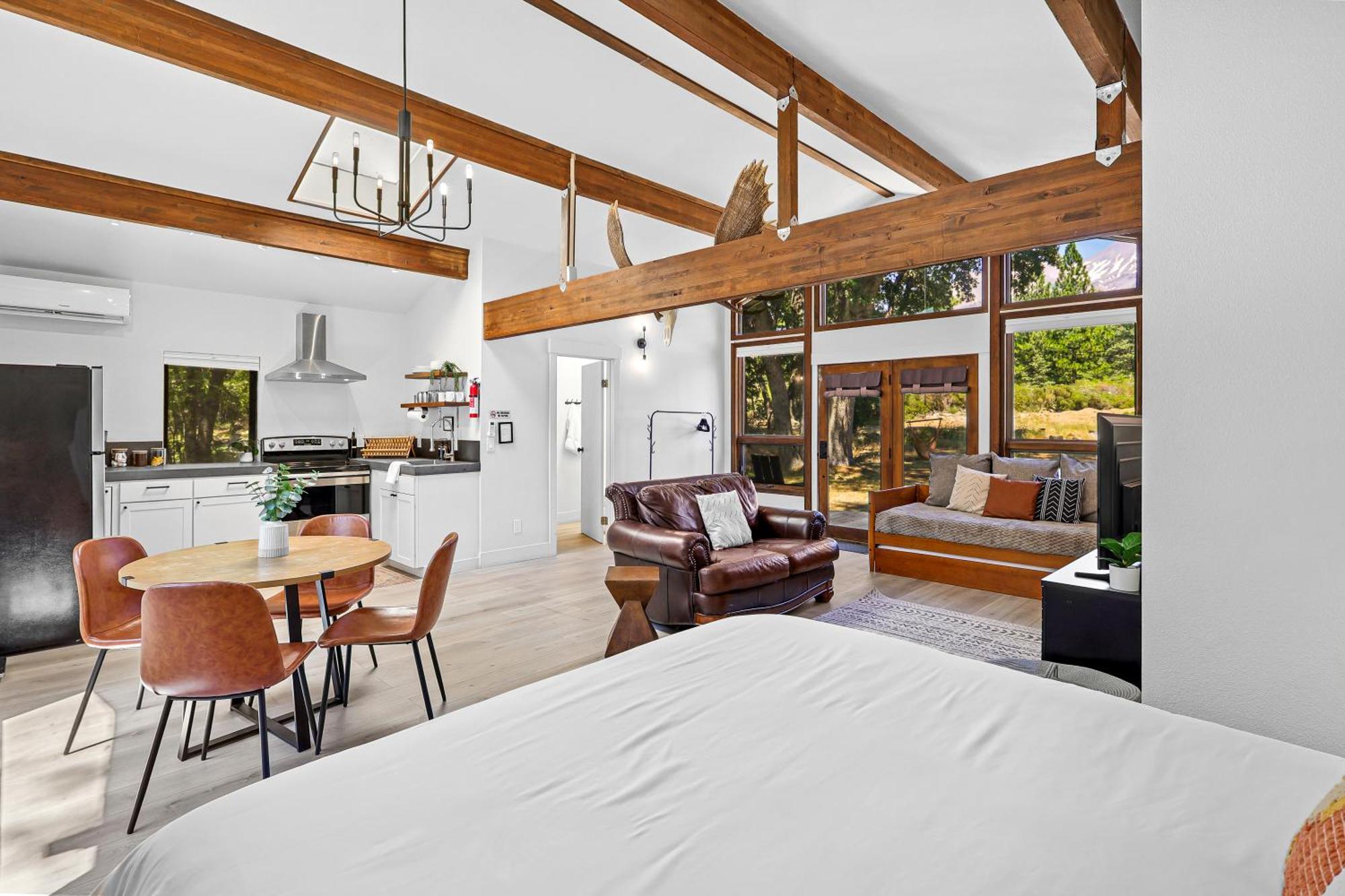 Basecamp Lodge 夏斯塔山 外观 照片