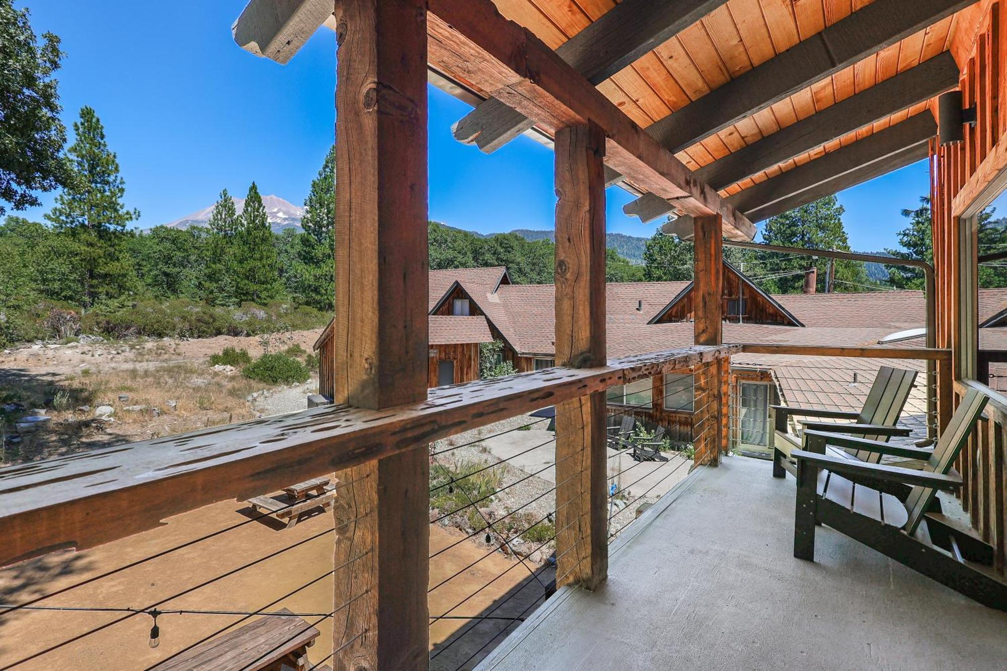 Basecamp Lodge 夏斯塔山 外观 照片
